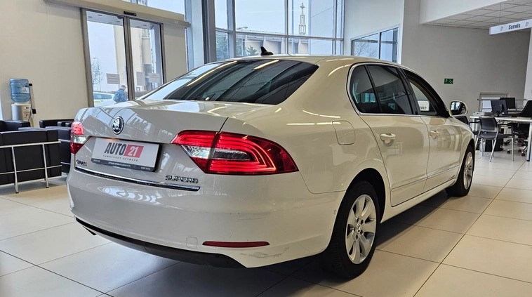 Skoda Superb cena 49900 przebieg: 140157, rok produkcji 2014 z Radłów małe 562